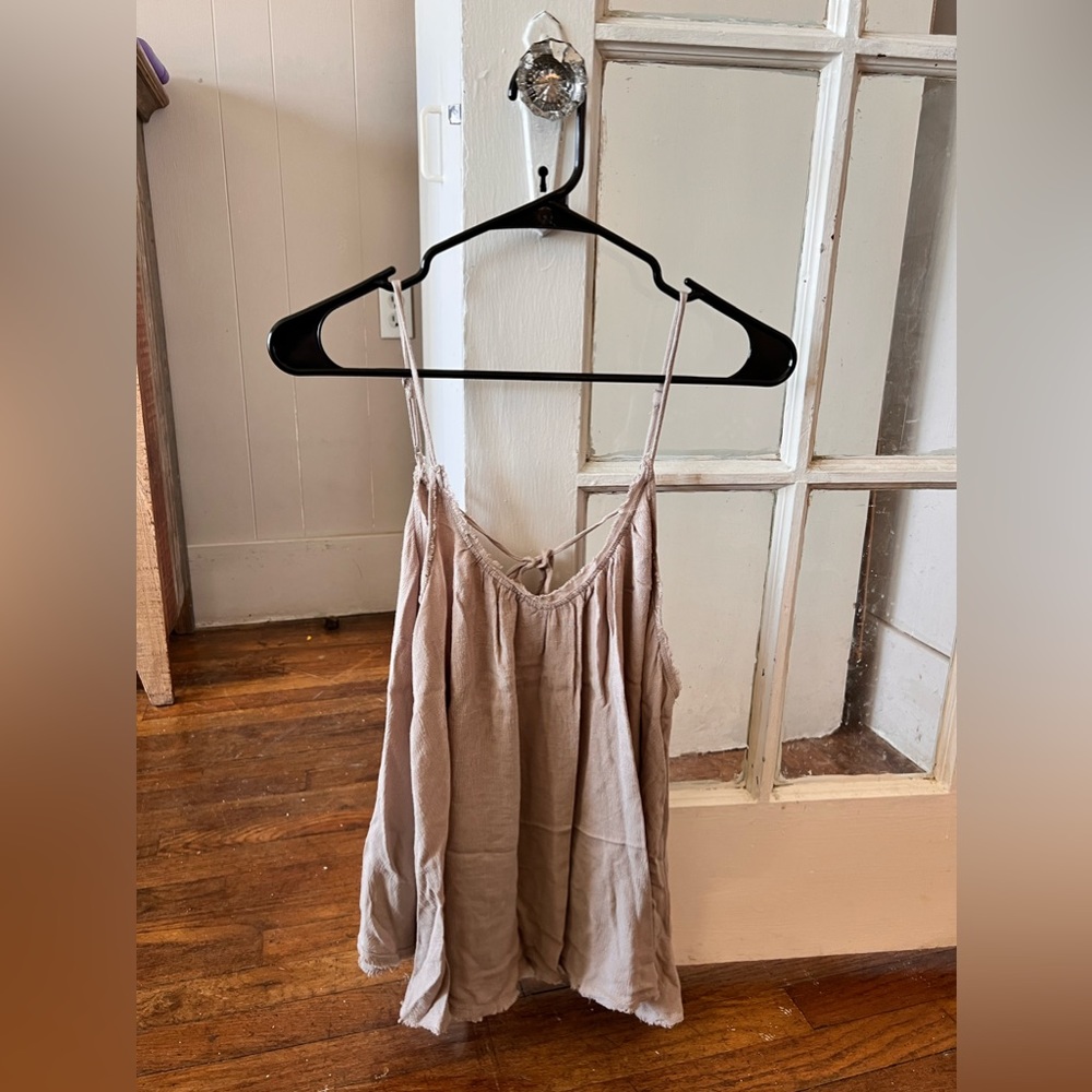 Mustard seed flowy tank top, size small